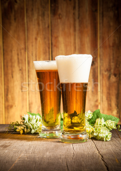 Bier Glas Holztisch Blatt Raum bar Stock foto © Jag_cz