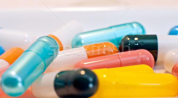 Colorido cápsulas primer plano mixto diseno hospital Foto stock © jakatics
