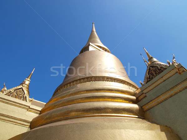 Dorado pagoda palacio Bangkok Tailandia hierba Foto stock © jakgree_inkliang