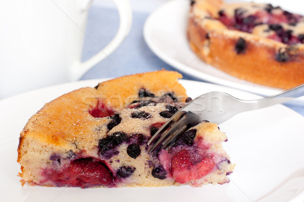 Casero pastel de frutas postre frutas pie fresas Foto stock © jamdesign