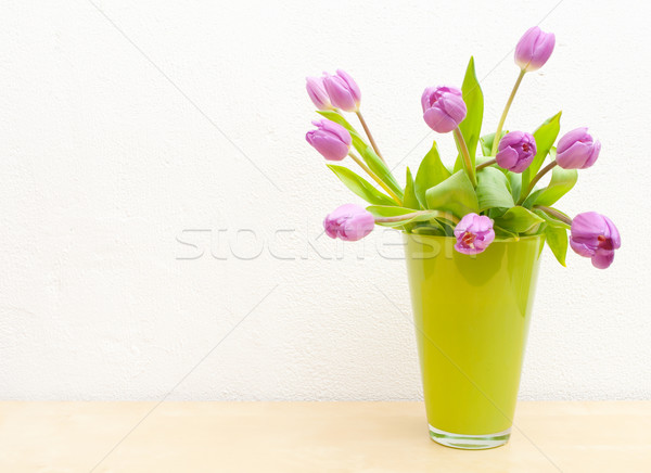 Lalele vază roz buchet verde sticlă Imagine de stoc © jamdesign