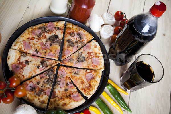 Italiano pizza saboroso naturalismo comida folha Foto stock © JanPietruszka