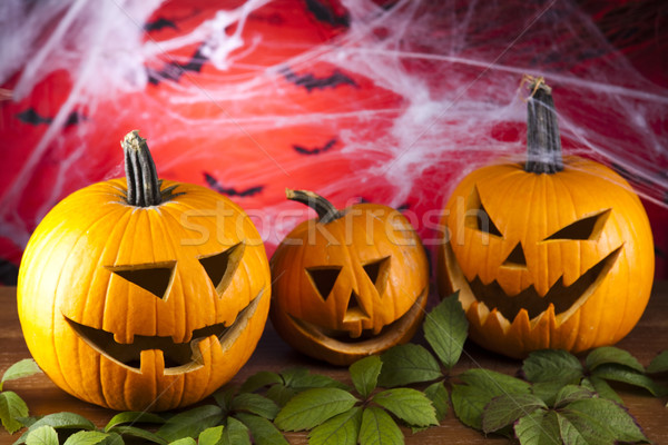 [[stock_photo]]: Halloween · web · yeux · fond · orange · espace