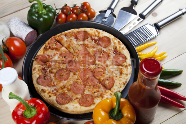 Quente pizza saboroso naturalismo comida folha Foto stock © JanPietruszka