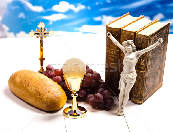 [[stock_photo]]: Christian · communion · lumineuses · jesus · pain