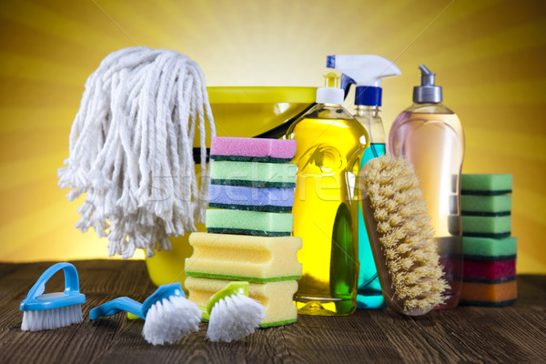 [[stock_photo]]: Produits · de · nettoyage · soleil · travaux · maison · bouteille · Ouvrir · la