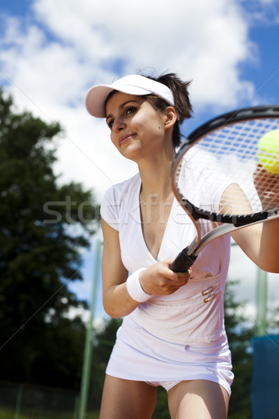 Fată joc tenis natural colorat femeie Imagine de stoc © JanPietruszka