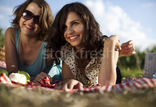 Foto stock: Piquenique · verão · tempo · livre · menina · árvore · feliz