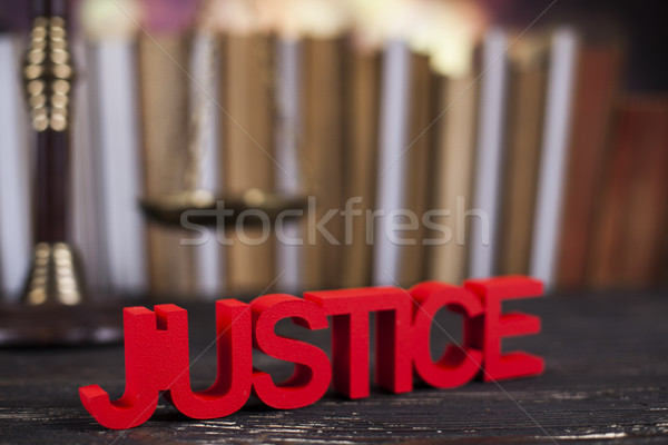 Foto stock: Justiça · tribunal · juiz · gabela · mesa · de · madeira