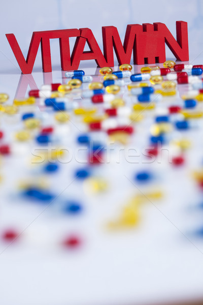 Vitamin tabletták kapszula orvosi gyógyszer egészséges Stock fotó © JanPietruszka