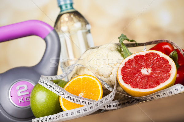 Imagine de stoc: Sportiv · dietă · calorie · ruleta · fitness · gantere