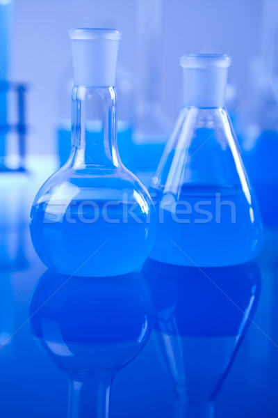 Laboratoire verrerie technologie verre bleu industrie Photo stock © JanPietruszka
