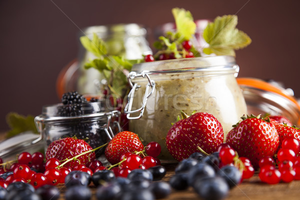 Foto stock: Vidro · misto · baga · congestionamento · morangos · vermelho