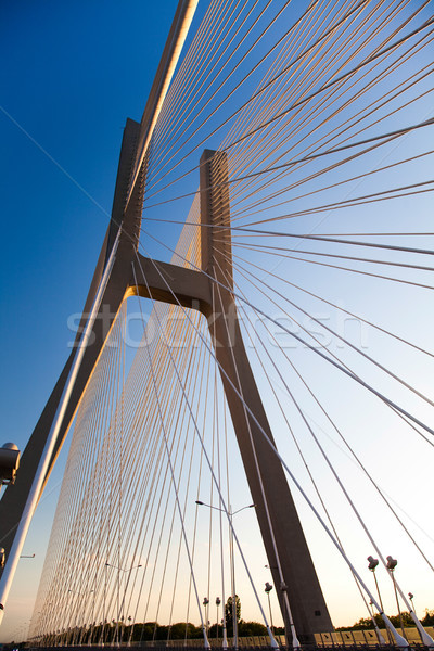 Foto stock: Moderno · ponte · ponto · de · referência · ver · céu · edifício