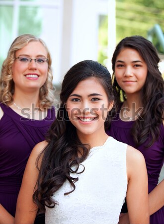 Trois soeurs ensemble brumeux plage souriant [[stock_photo]] © jarenwicklund