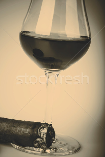 Piękna koniak kubańczyk cygara biały rum Zdjęcia stock © jarin13