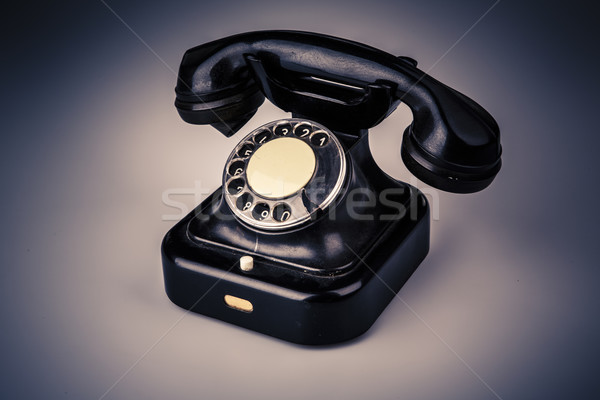 Stockfoto: Oude · zwarte · telefoon · stof · witte · geïsoleerd
