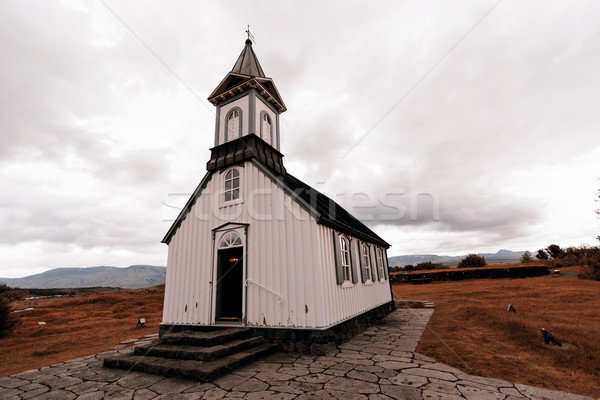 Foto stock: Capela · belo · branco · verde · grama · madeira