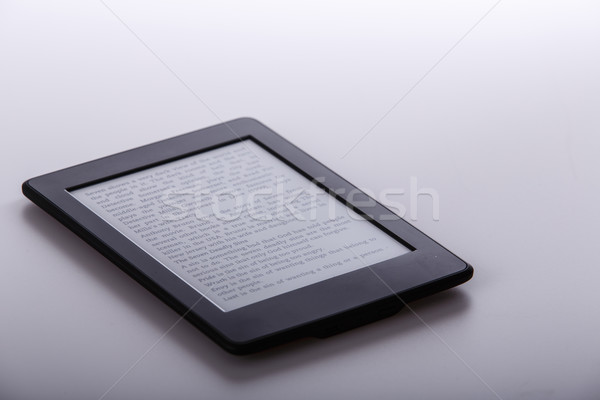 Negru ebook cititor comprimat alb tehnologie Imagine de stoc © jarin13