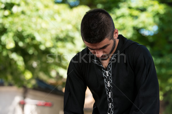 Muçulmano homem oração mesquita jovem Foto stock © Jasminko