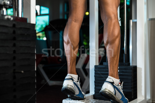Surpreendente pernas exercer pele atleta Foto stock © Jasminko