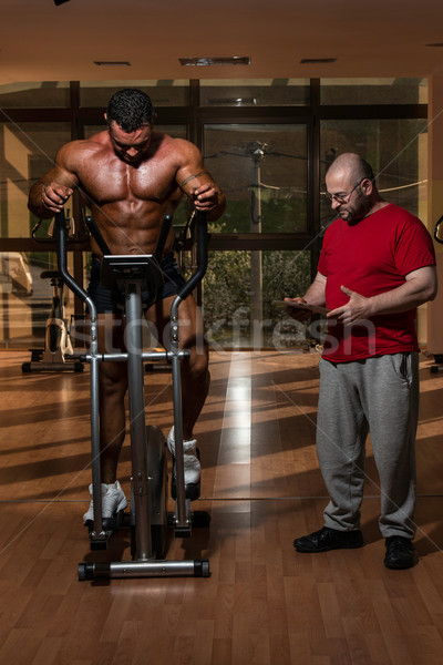 訓練 健身房 合夥人 鼓勵 男子 運動 商業照片 © Jasminko