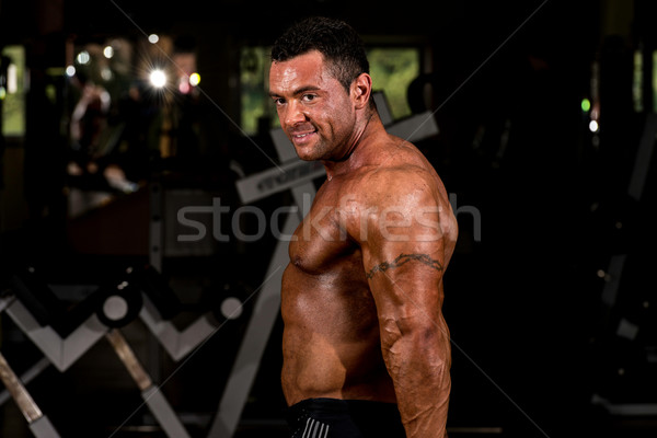 Foto stock: Muscular · musculação · lado · tricípite · homem