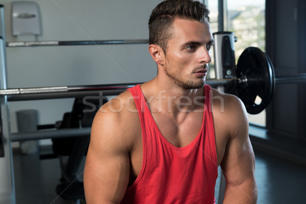 Om odihna sală de gimnastică modă portret masculin Imagine de stoc © Jasminko