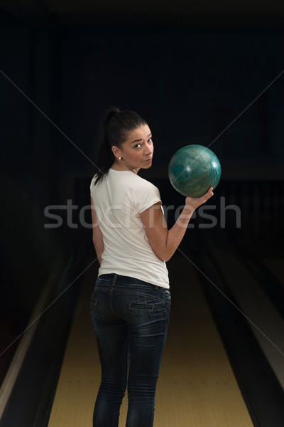 Mujeres bola de bolos deporte diversión pelota Foto stock © Jasminko