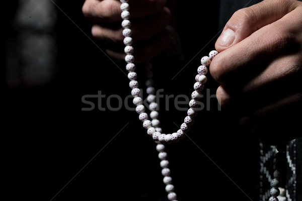 Rozenkrans kralen handen jonge moslim Stockfoto © Jasminko
