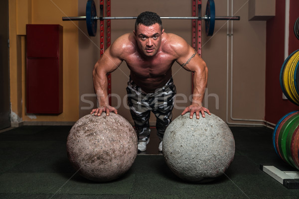 Pompek kamień mężczyzna piękna wagi sportowiec Zdjęcia stock © Jasminko