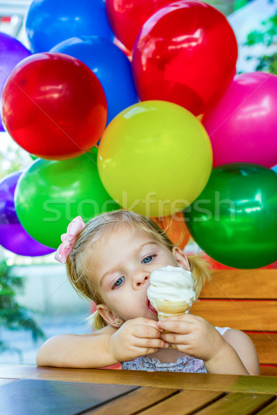 アイスクリーム 女の子 食べ 風船 少女 食品 ストックフォト © javiercorrea15