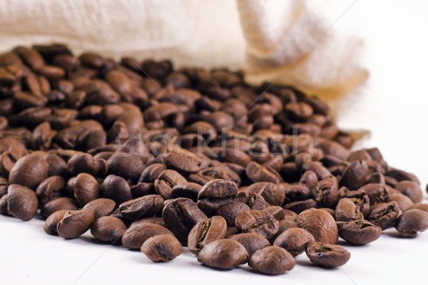 Granos de café fuera bolsa fondo frescos Foto stock © jaykayl