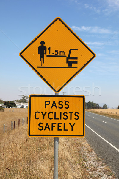 Vélo sécurité signe côté route tasmanie Photo stock © jeayesy