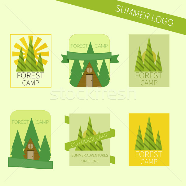 Set călători camping logo-ul în aer liber turism Imagine de stoc © JeksonGraphics