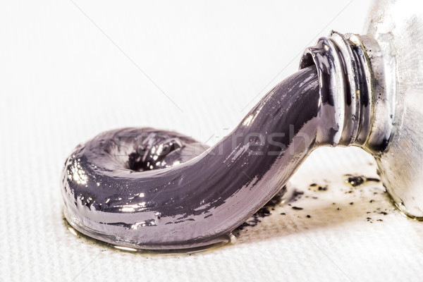 Gri vopsea de ulei gri afara tub alb Imagine de stoc © JFJacobsz