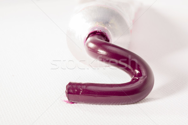 Purpuriu vopsea de ulei ulei pictura afara tub Imagine de stoc © JFJacobsz