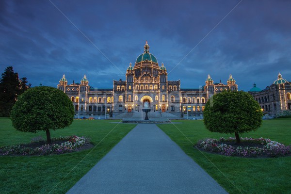 Evening view of Government house in Victoria BC Stock photo © jirivondrous