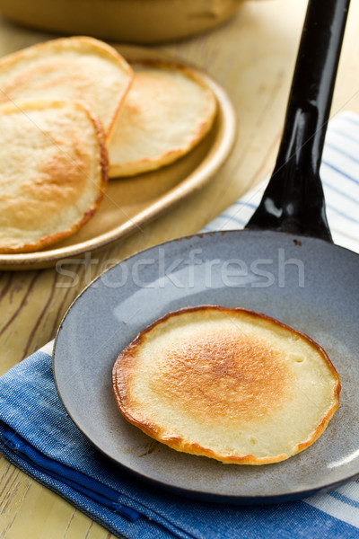 [[stock_photo]]: Savoureux · crêpes · pan · fruits · fond · plaque