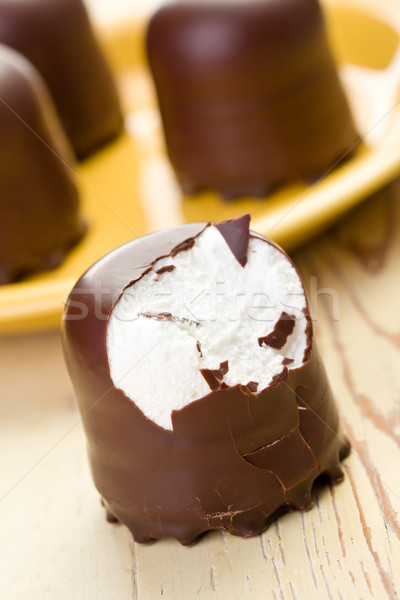 Csokoládé mályvacukor fa asztal buli születésnap desszert Stock fotó © jirkaejc