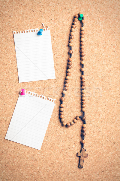 Rosario perline bacheca di sughero legno cross pregare Foto d'archivio © jirkaejc