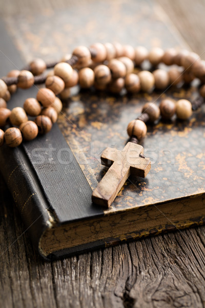 Bible rosario perline carta libro Foto d'archivio © jirkaejc