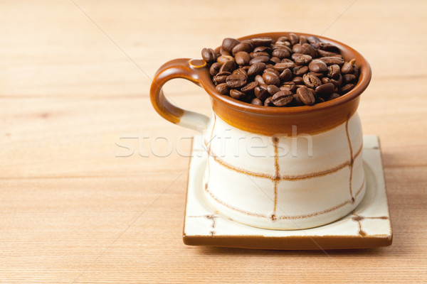 Foto stock: Granos · de · café · cerámica · taza · foto · tiro · restaurante
