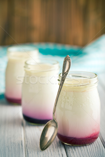 Yogurt jar vecchio tavolo in legno alimentare Foto d'archivio © jirkaejc
