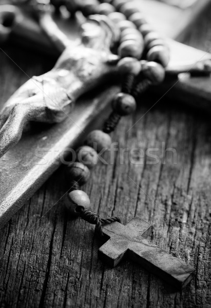 Fából készült rózsafüzér gyöngyök feszület fa Jézus Stock fotó © jirkaejc