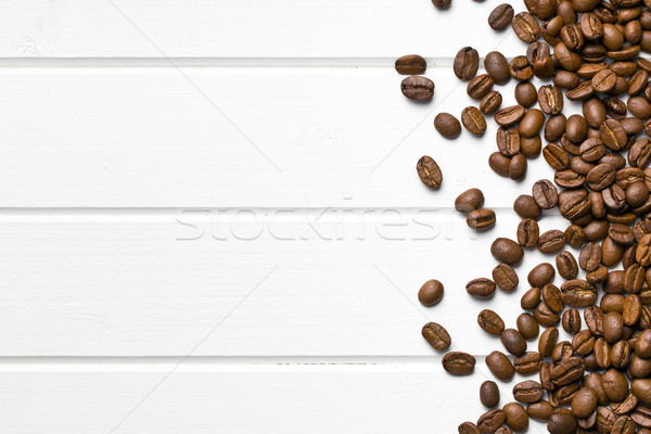 Boabe de cafea top vedere alb Imagine de stoc © jirkaejc