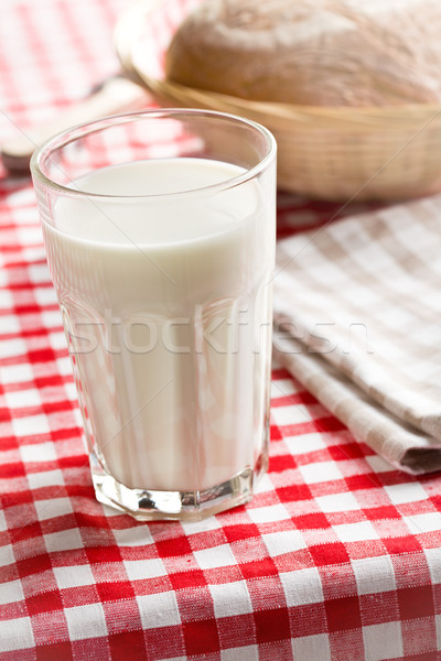 [[stock_photo]]: Verre · lait · à · carreaux · nappe · vache · boire