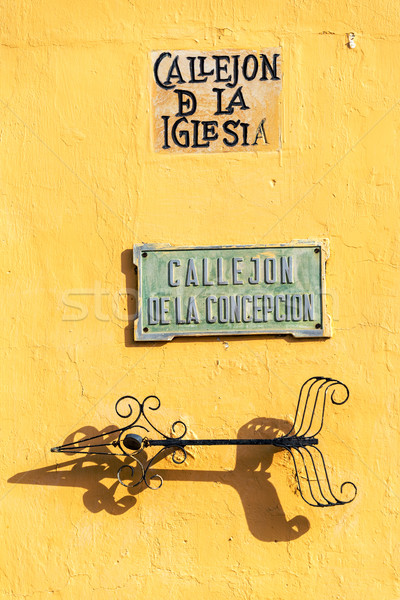 通り 標識 通り 黄色 壁 歴史的 ストックフォト © jkraft5