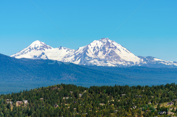 Drei Schwestern Ansicht Schnee bedeckt Berge Stock foto © jkraft5