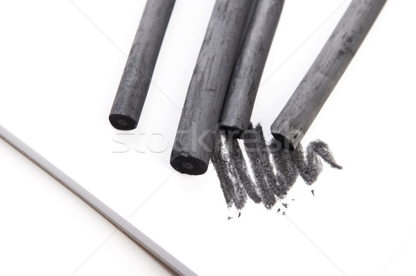 Schwarz Holzkohle Werkzeuge weiß Zeichnung Stock foto © joannawnuk